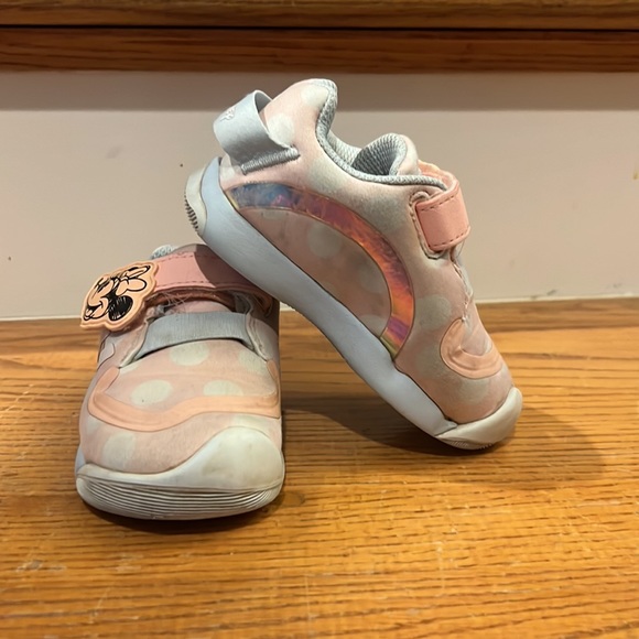 Adidas Minnie Mouse Pink and White Toddler Sneakers size 6 - Picture 6 of 9